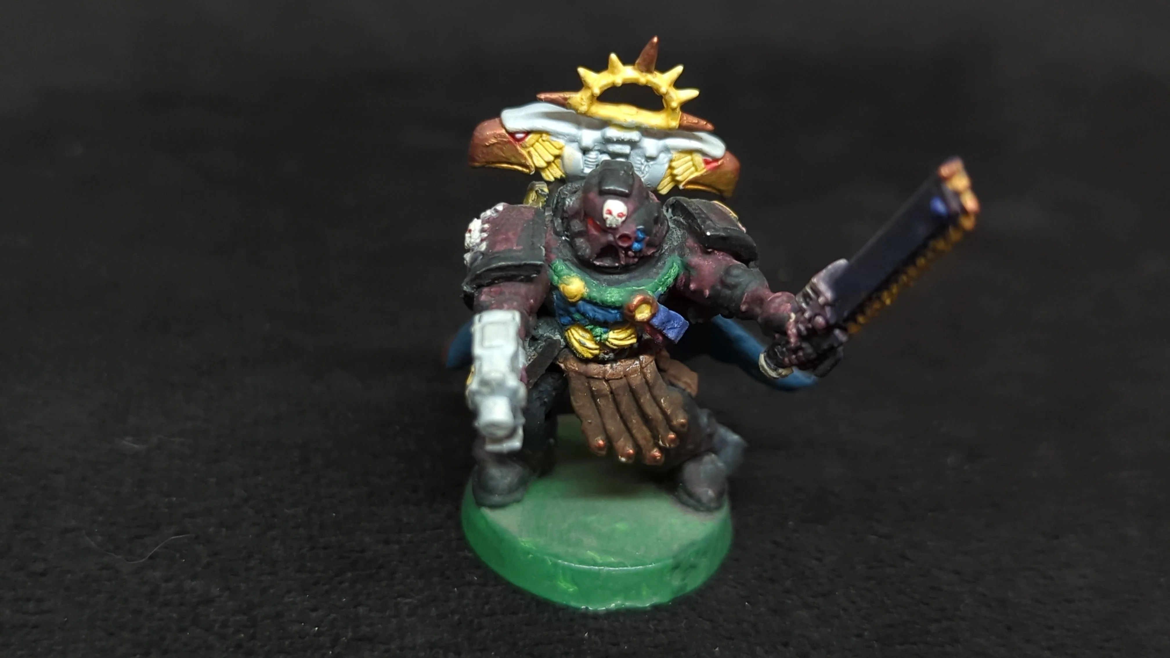 Warhammer 40k Space Marine Captain (OOP) x1 OOP Painted