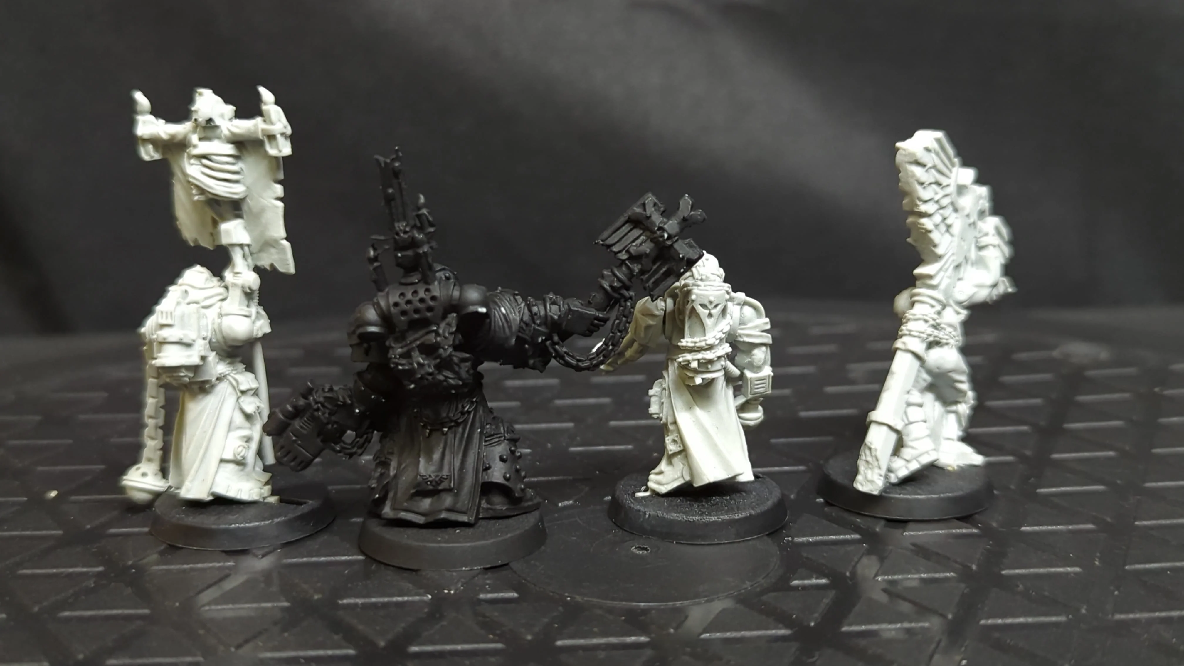 Warhammer 40k Black templars Chaplain Grimaldus & Retinue (OOP Resin) x4 - Image 2