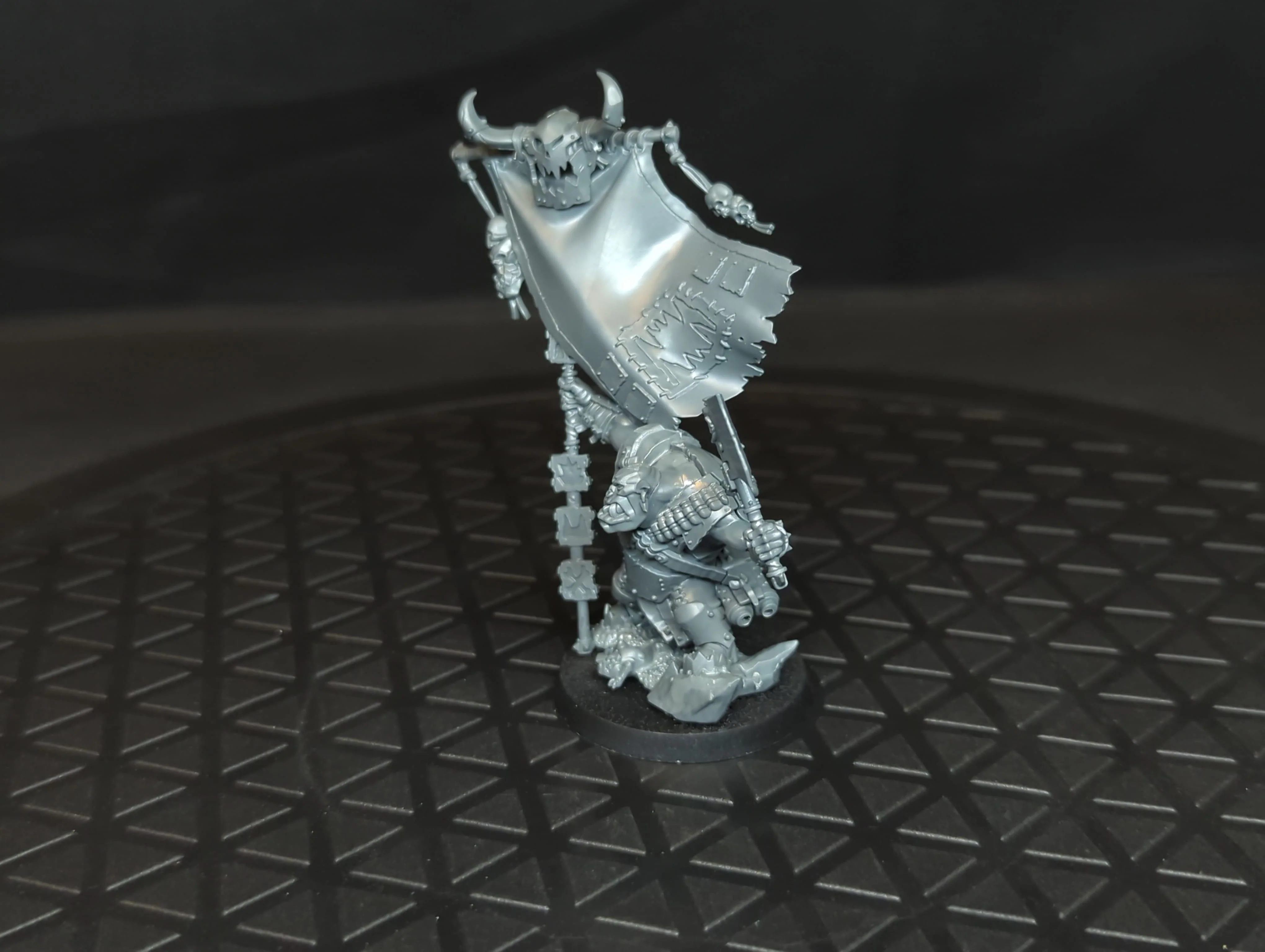 Warhammer 40k Orks Nob with banner x1 - Image 2